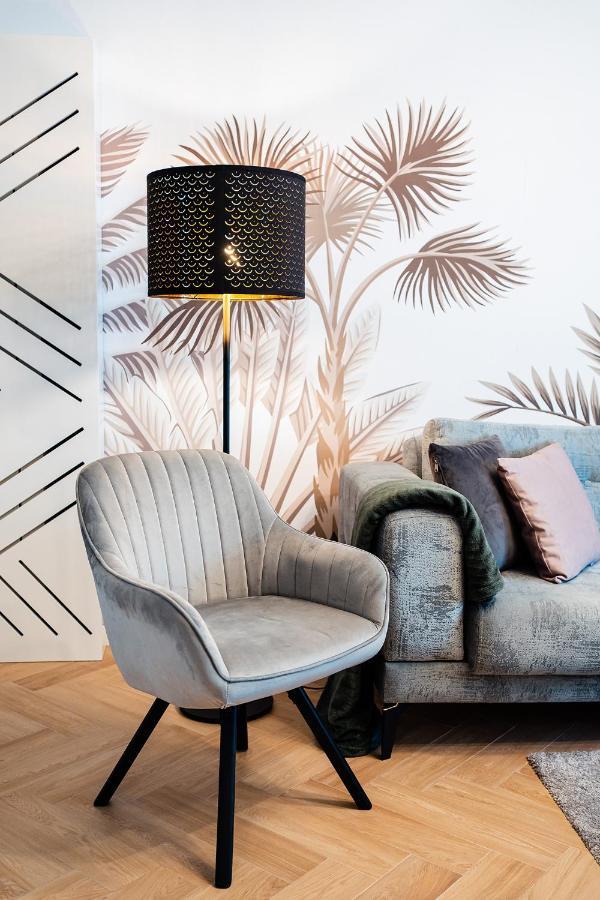 Tropical Vibes Suite นาโวดาริ ภายนอก รูปภาพ